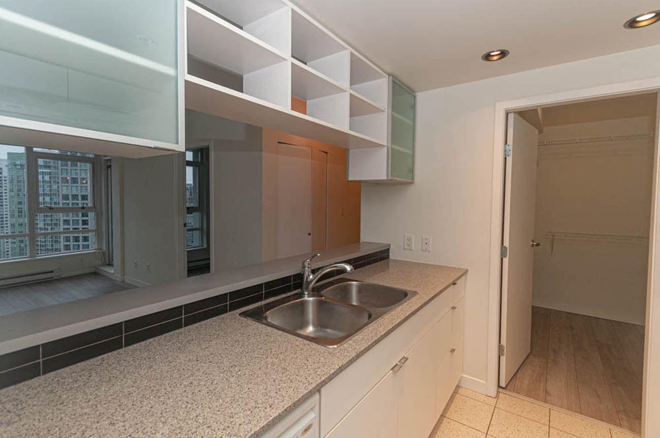 VANCOUVER YALETOWN 2 BEDROOM APARTMENT UNFURNISHED