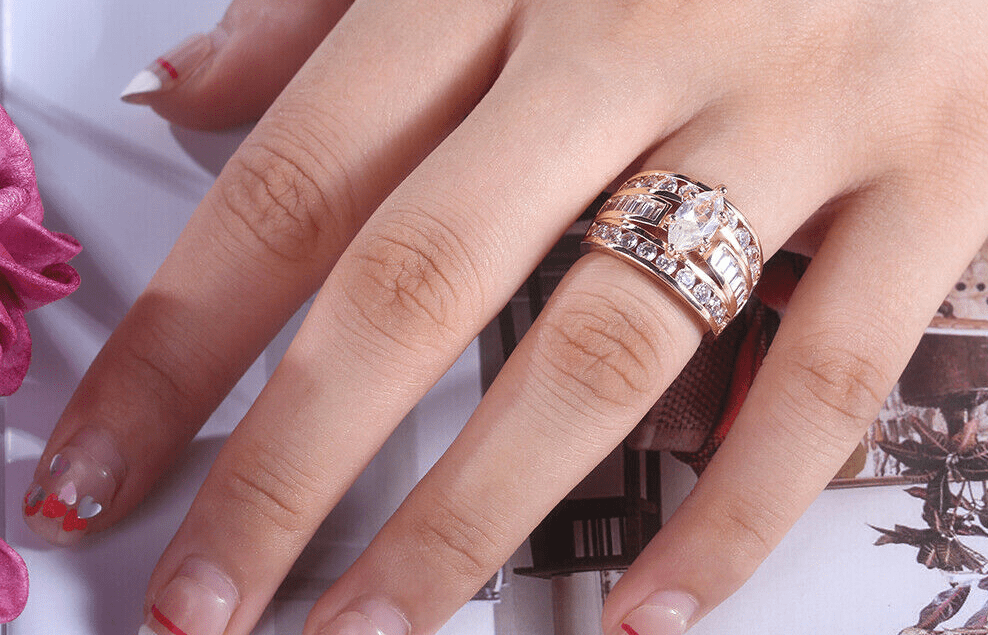 The Pros and Cons of Buying Wedding Ring InStore or Online