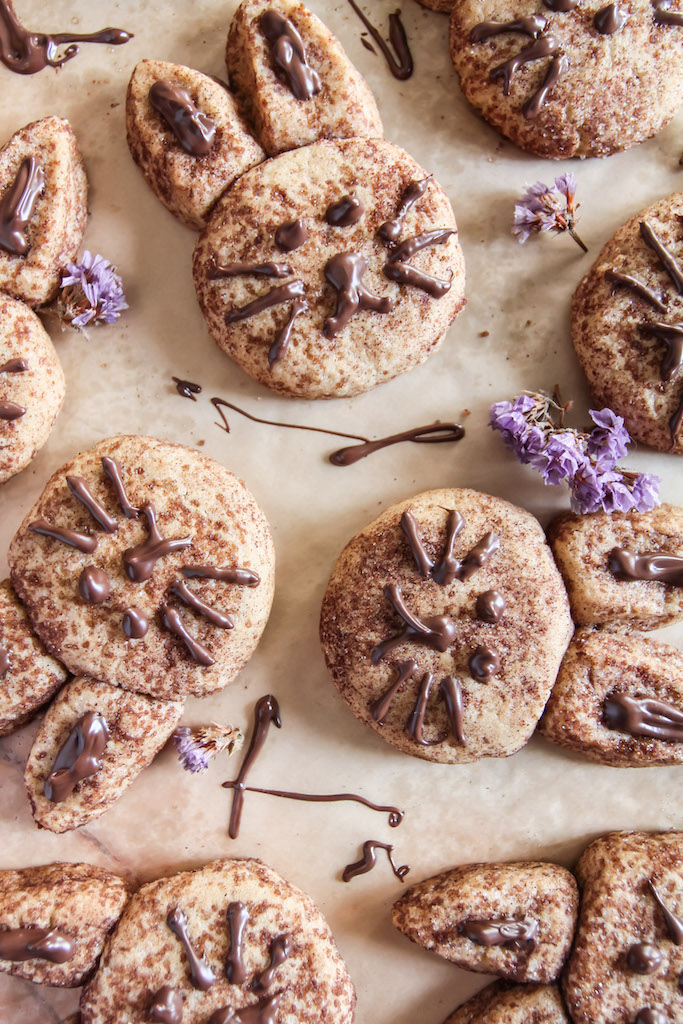 Vegan Easter Bunny Snickerdoodles with Milk Chocolate Unit 1404