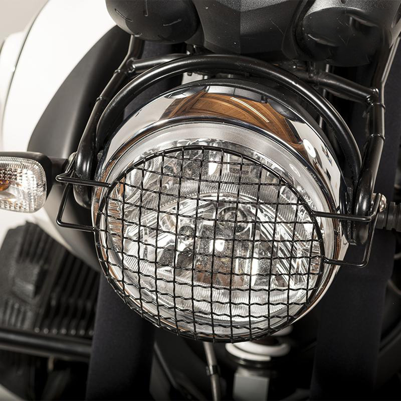 Headlight protection grill