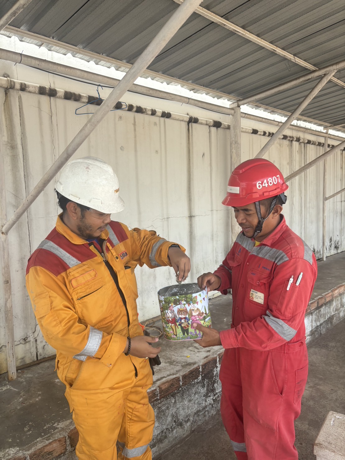 The project aims to collect donations of old staples and pull tabs from