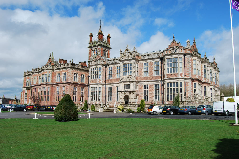 Crewe Hall Universal Live