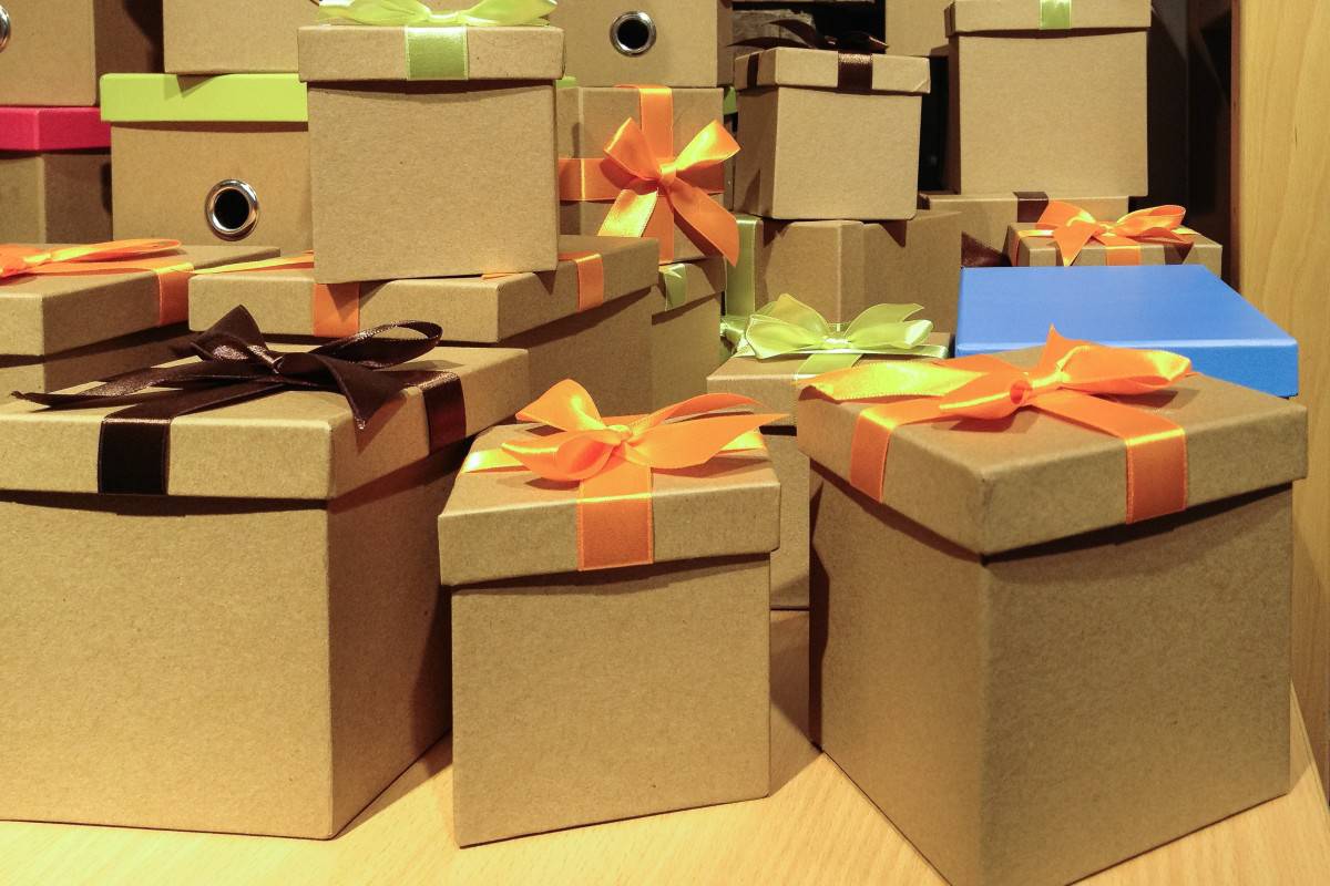 Boxes vs. Bags 3 Things to Consider in Packaging Goods Universal Cargo