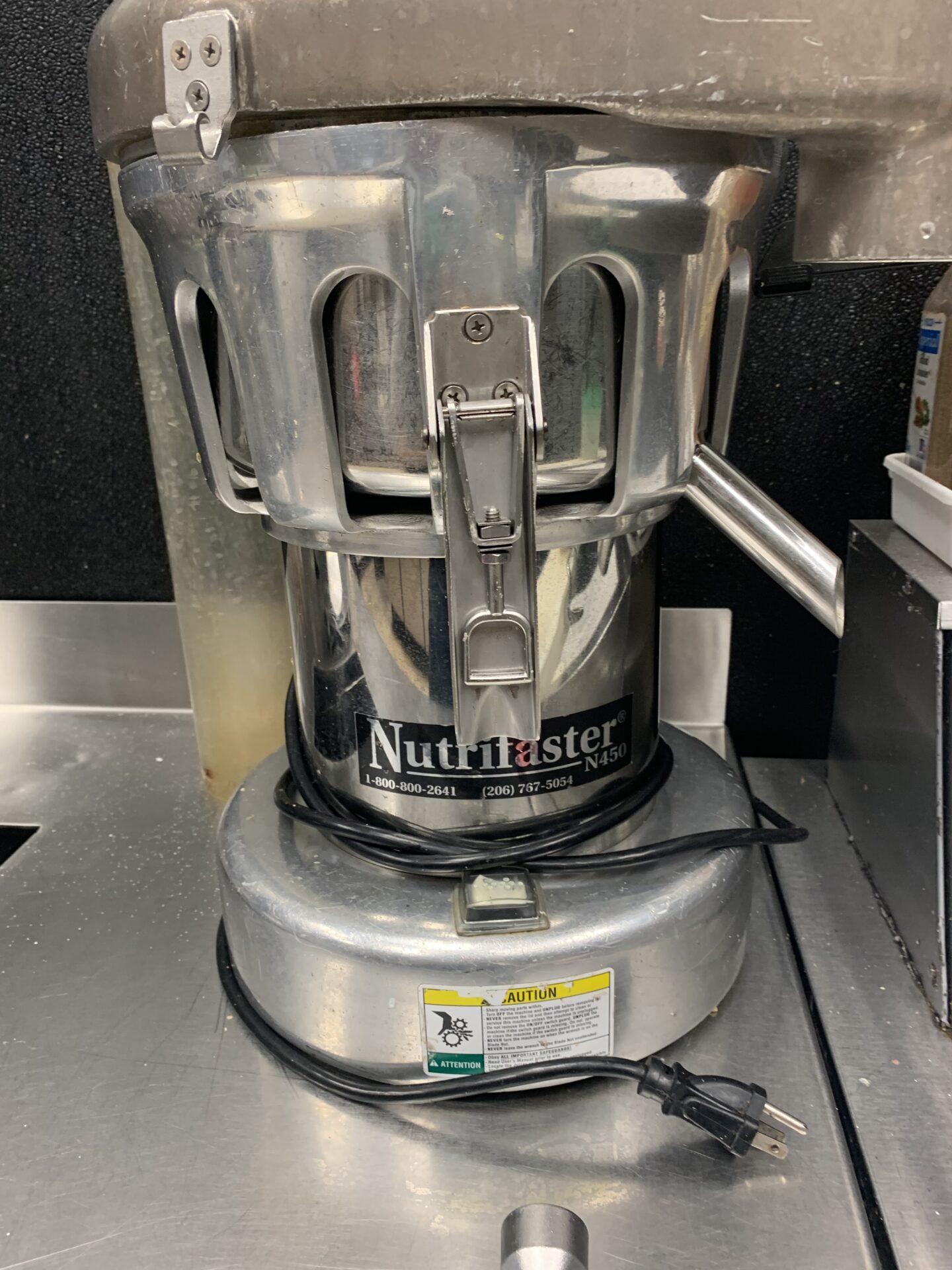 Nutrifaster Juicer Universal Machinery Inc
