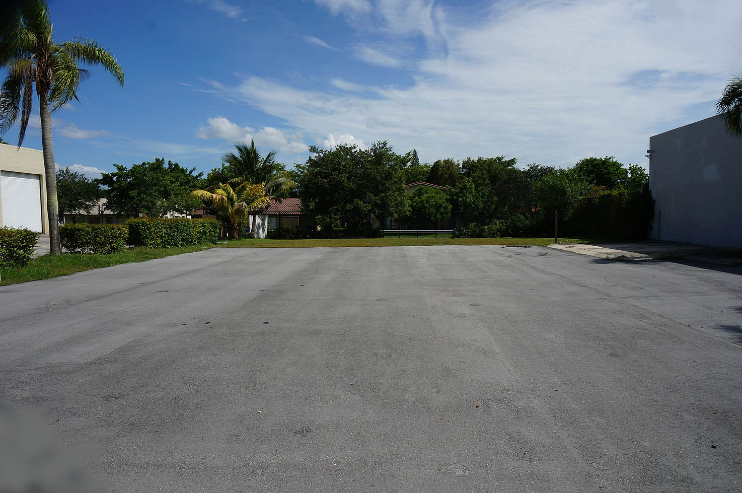 3480 square feet of AUTO USE/INDUSTRIAL complex for LEASE in Coral