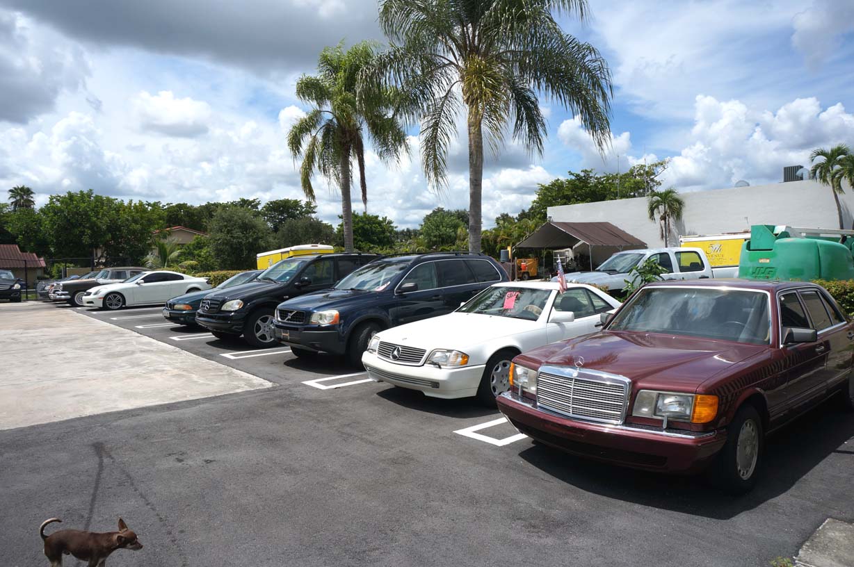 3480 square feet of AUTO USE/INDUSTRIAL complex for LEASE in Coral