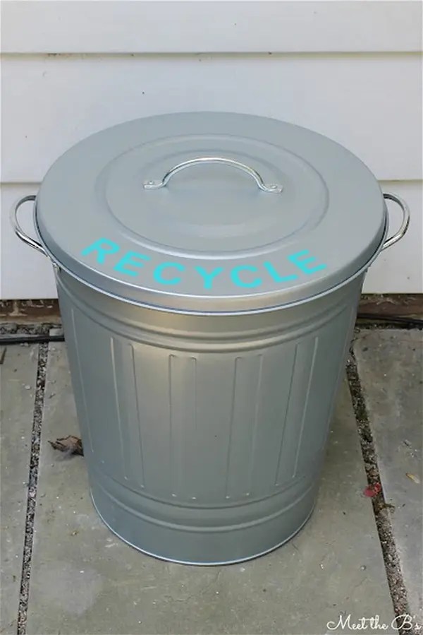 24 Useful DIY Car Trash Can Ideas for a Clean Vehicle