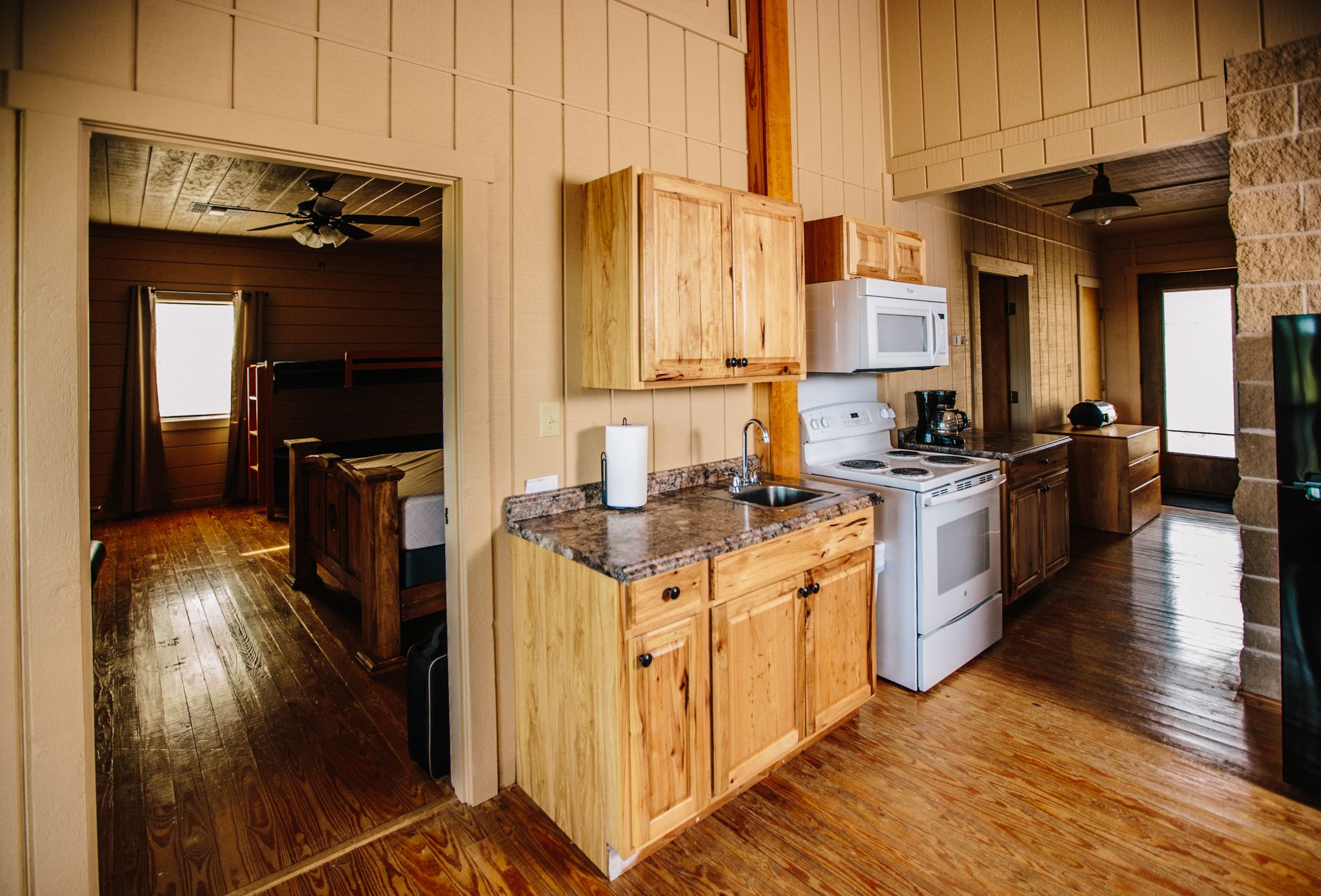 Luxury Cabin Rentals Bandera, TX Uno Mas Ranch