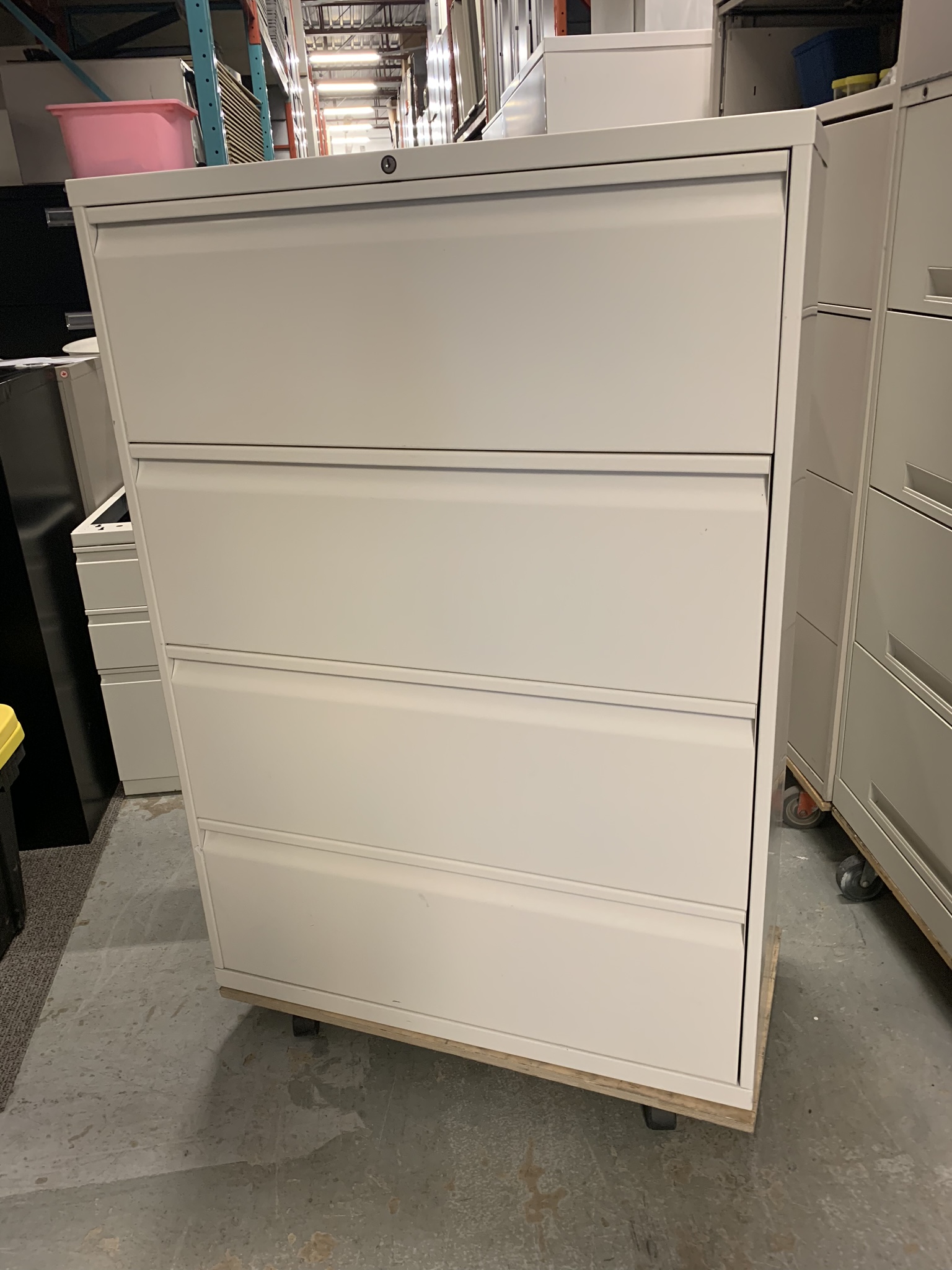 4 Drawer Lateral Filing Knoll Calibre Milk