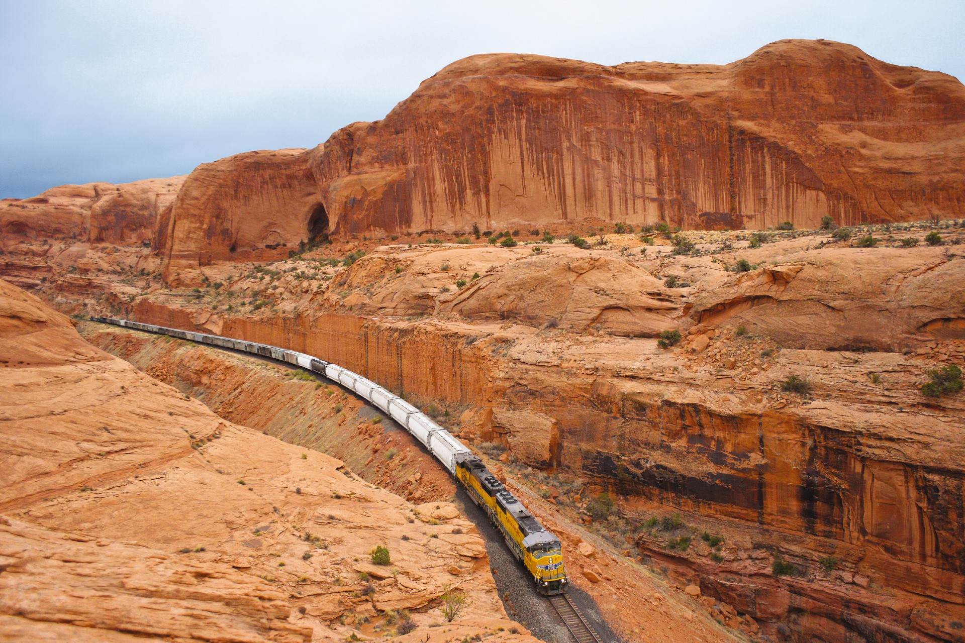 UP What Is a Covered Hopper Rail Car?