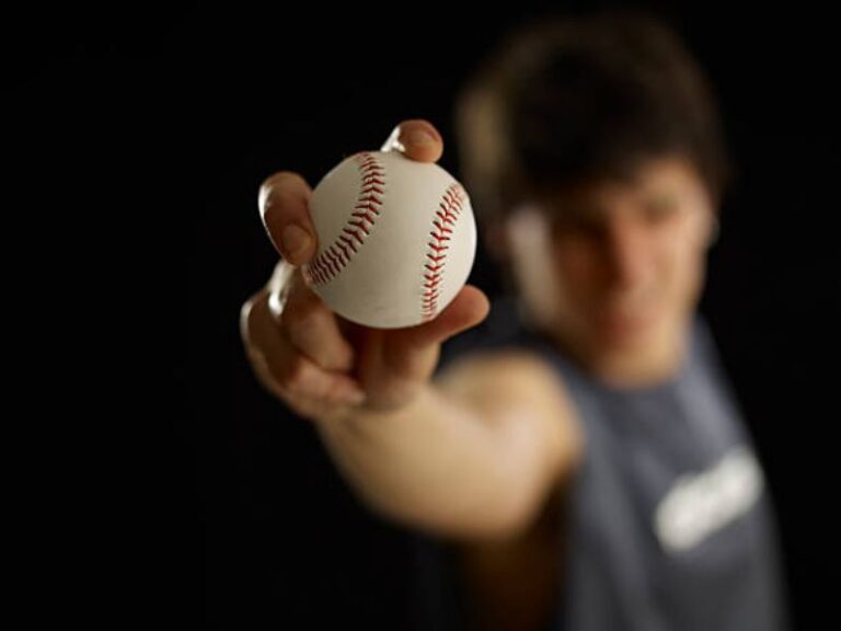 How to throw a screwball pitch? A Guide to the Screwball Pitch