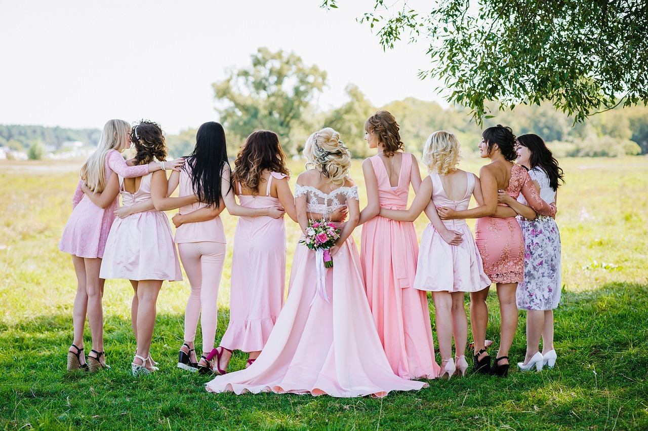 Rude Bride Wants "Ugly" Cousin in Wedding to Make Everyone Else Look Pretty