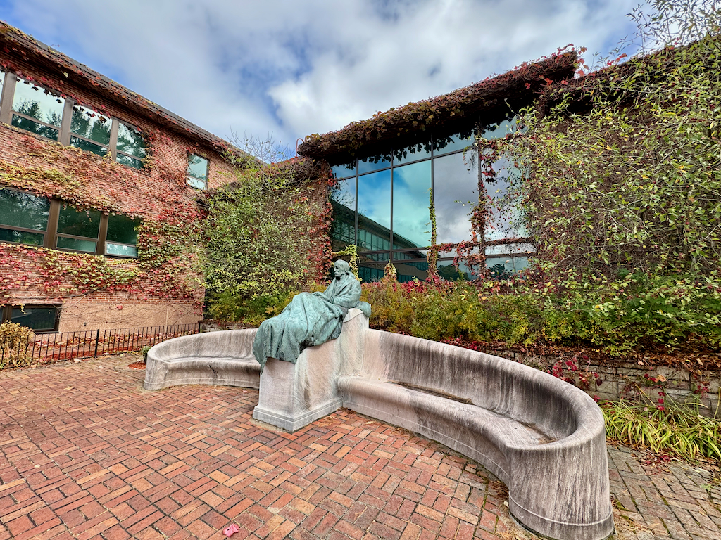 Why We Should Keep Confederate Monuments, Just Hear Me Out UponArriving