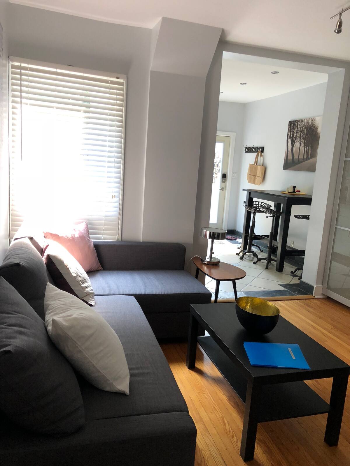Apartment 2 Upper Beaches BnB