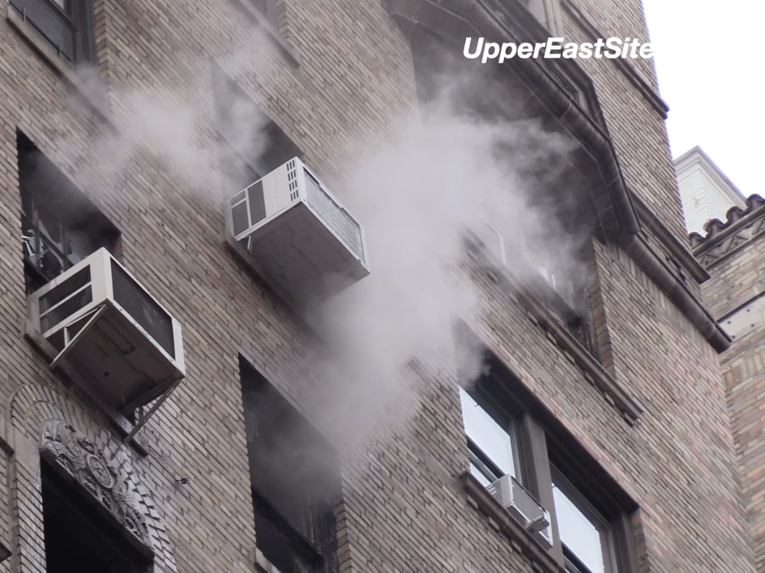 VIDEO Five Injured in TwoAlarm Apartment Building Fire on the Upper