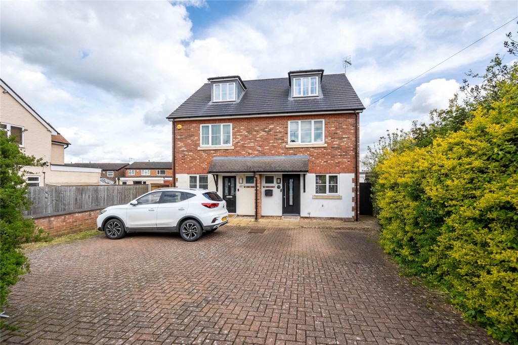 Leighton Buzzard, Bedfordshire, 3 bedroom, Semi Detached House