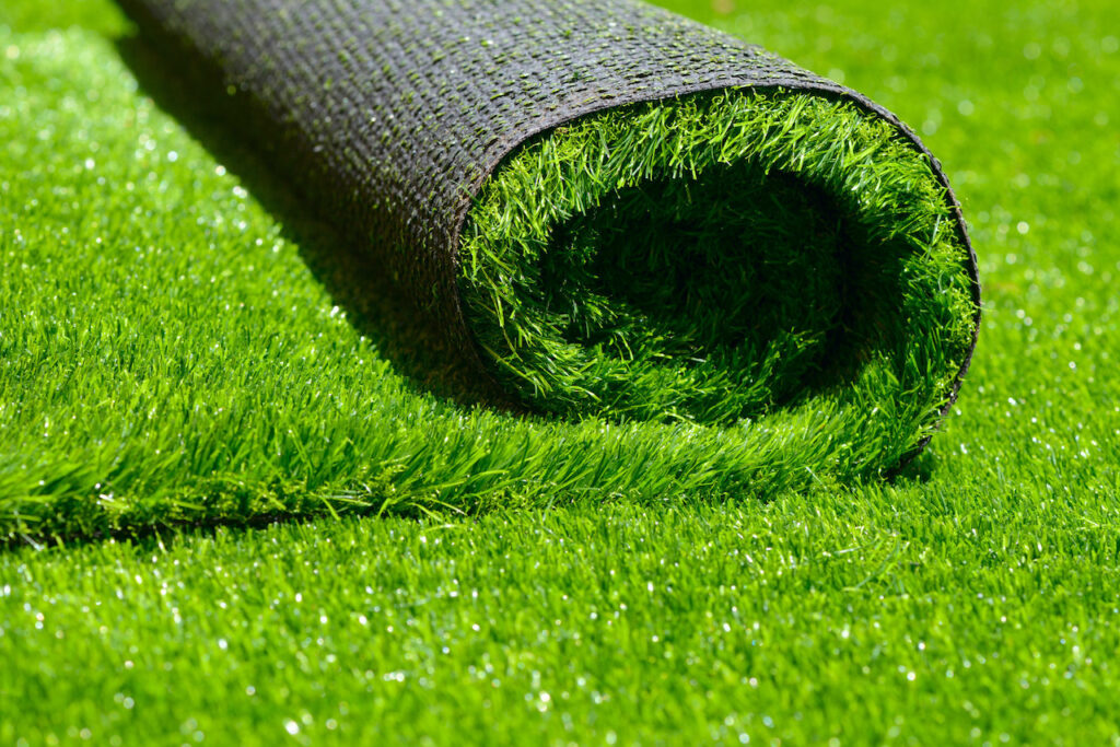 Advantages and Disadvantages of Artificial Lawn Grass Urban Rustic