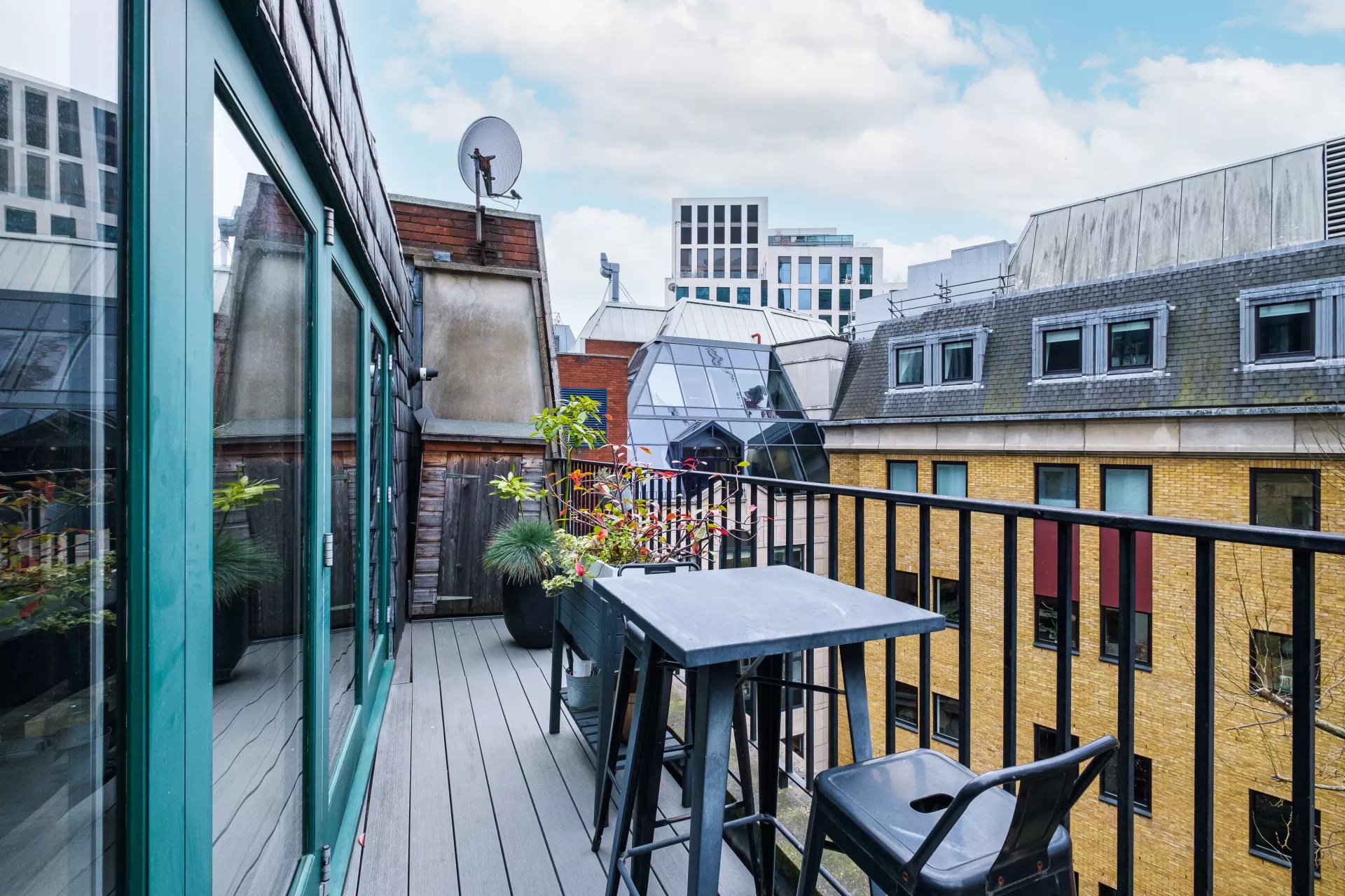2 Bedroom Apartment for sale on Mitre Street, Aldgate, EC3A Property
