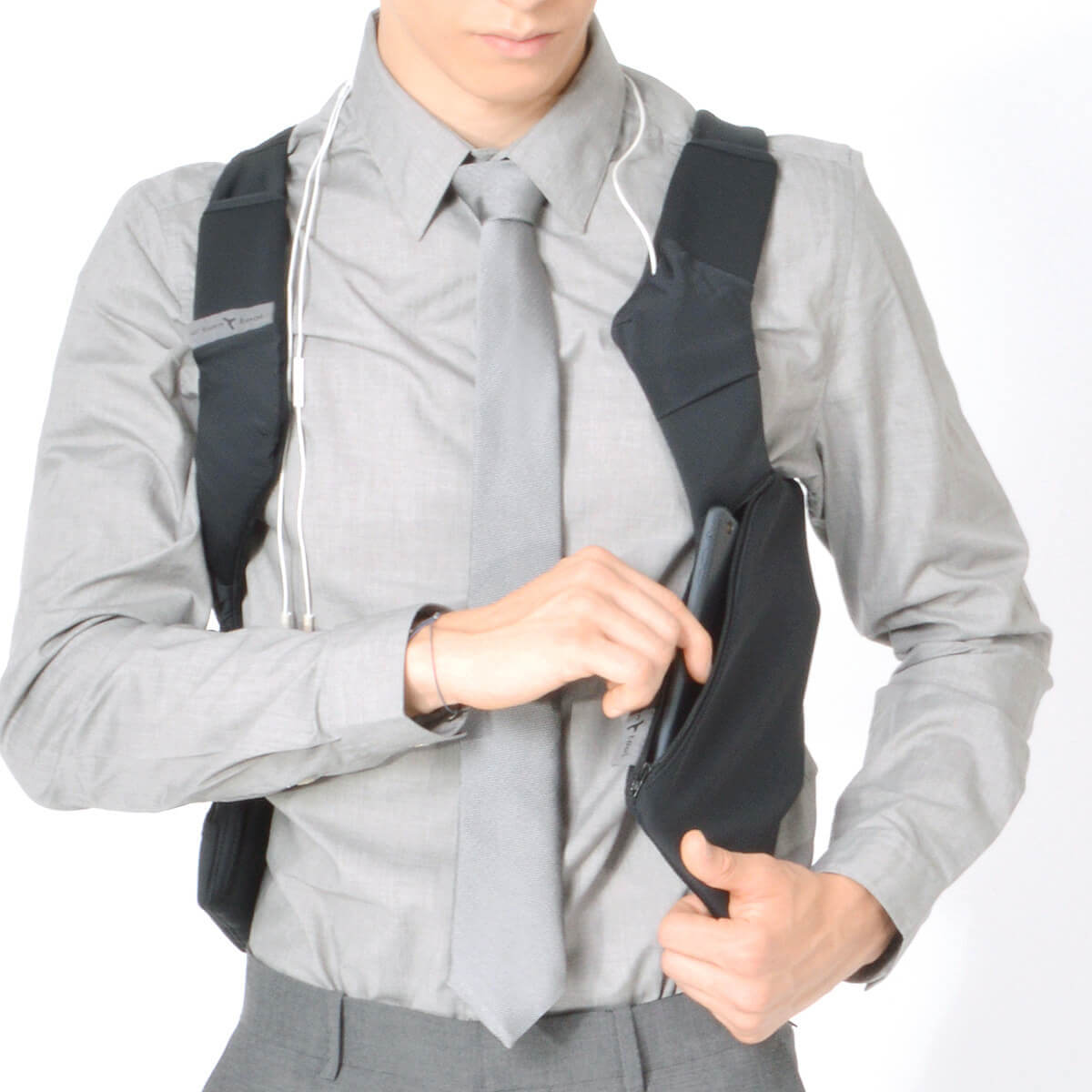 Gadget vest fits 78" tablets, phones, battery packs, wallet, cards and