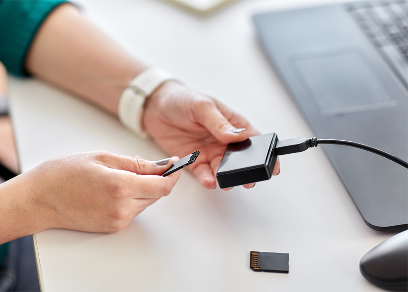 What Is a USB Memory Card Reader?