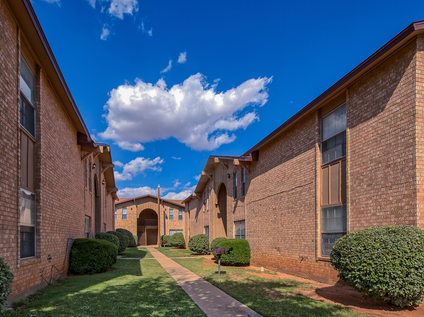 Chaparral Apartments 4201 N Garfield St, Midland, TX 79705