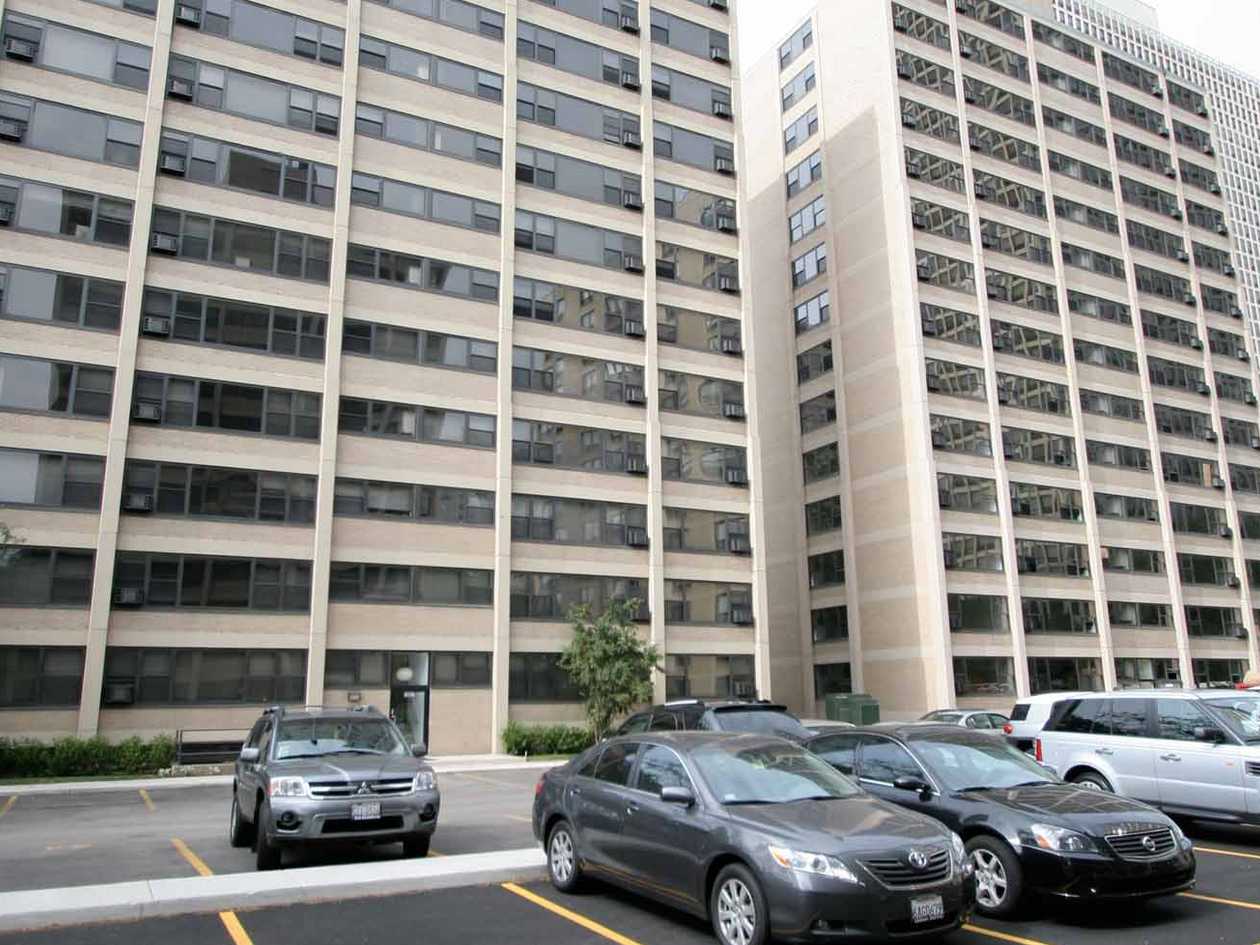 The Algonquin Apartments 1606 E Hyde Park Blvd, Chicago, IL 60615