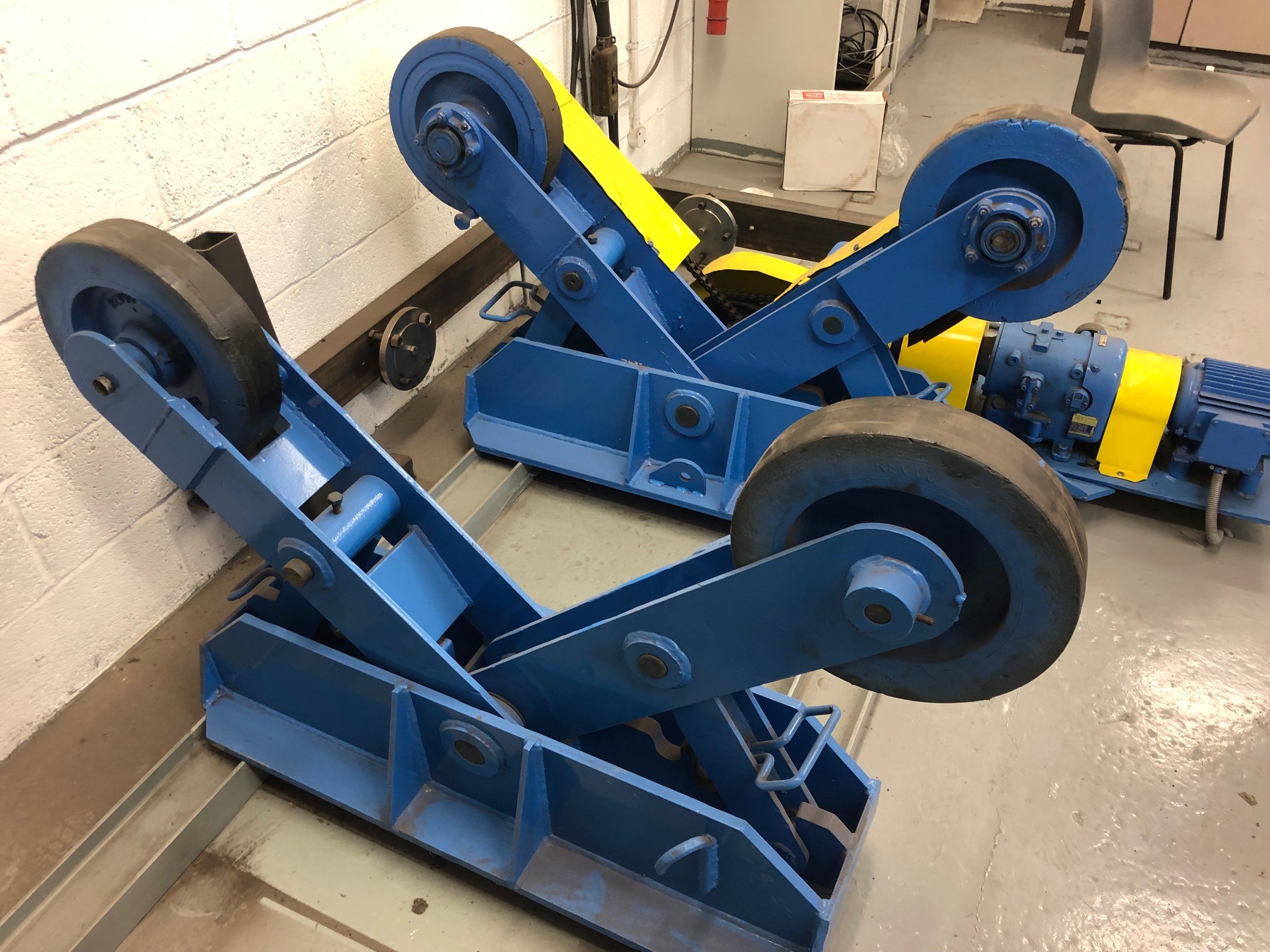 SOLD / Welding Pipe Rotators Chiviott Used Machine Tools