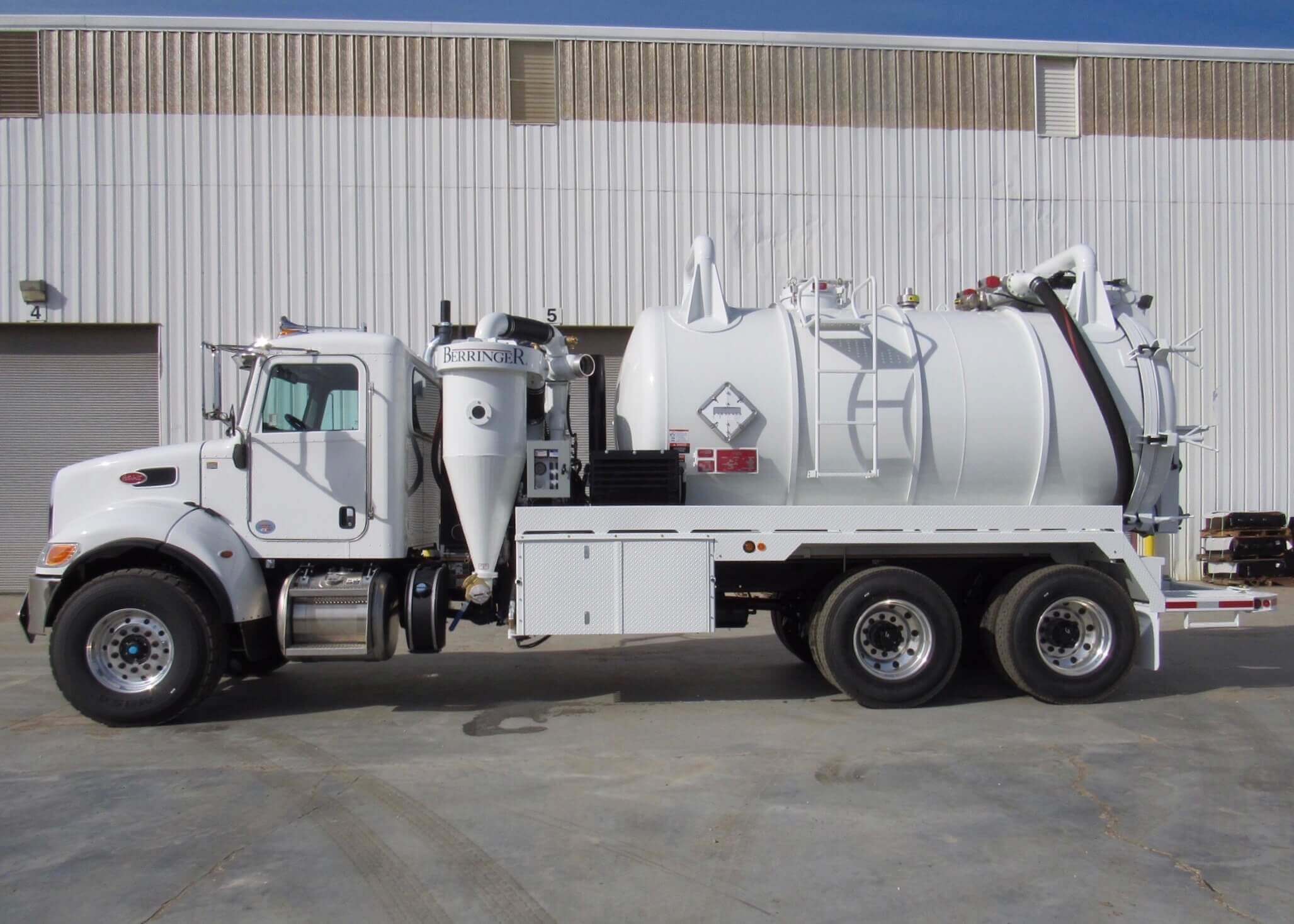 2020 Huber Berringer Liquid Ring DOT 412 (3300Gallon) Vacuum Truck w