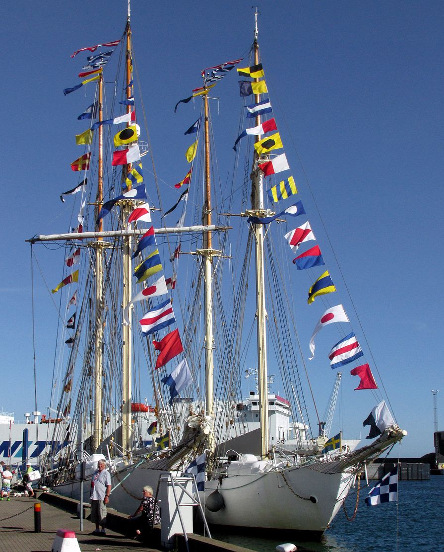 Decoding International Signal Flags US Harbors