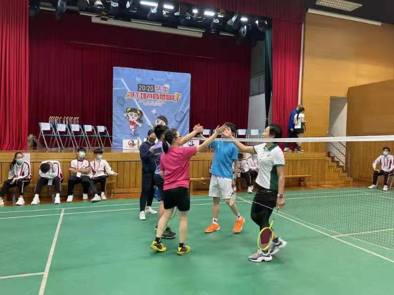 USJ wins the first place in the Mixed Team Badminton Competition USJ