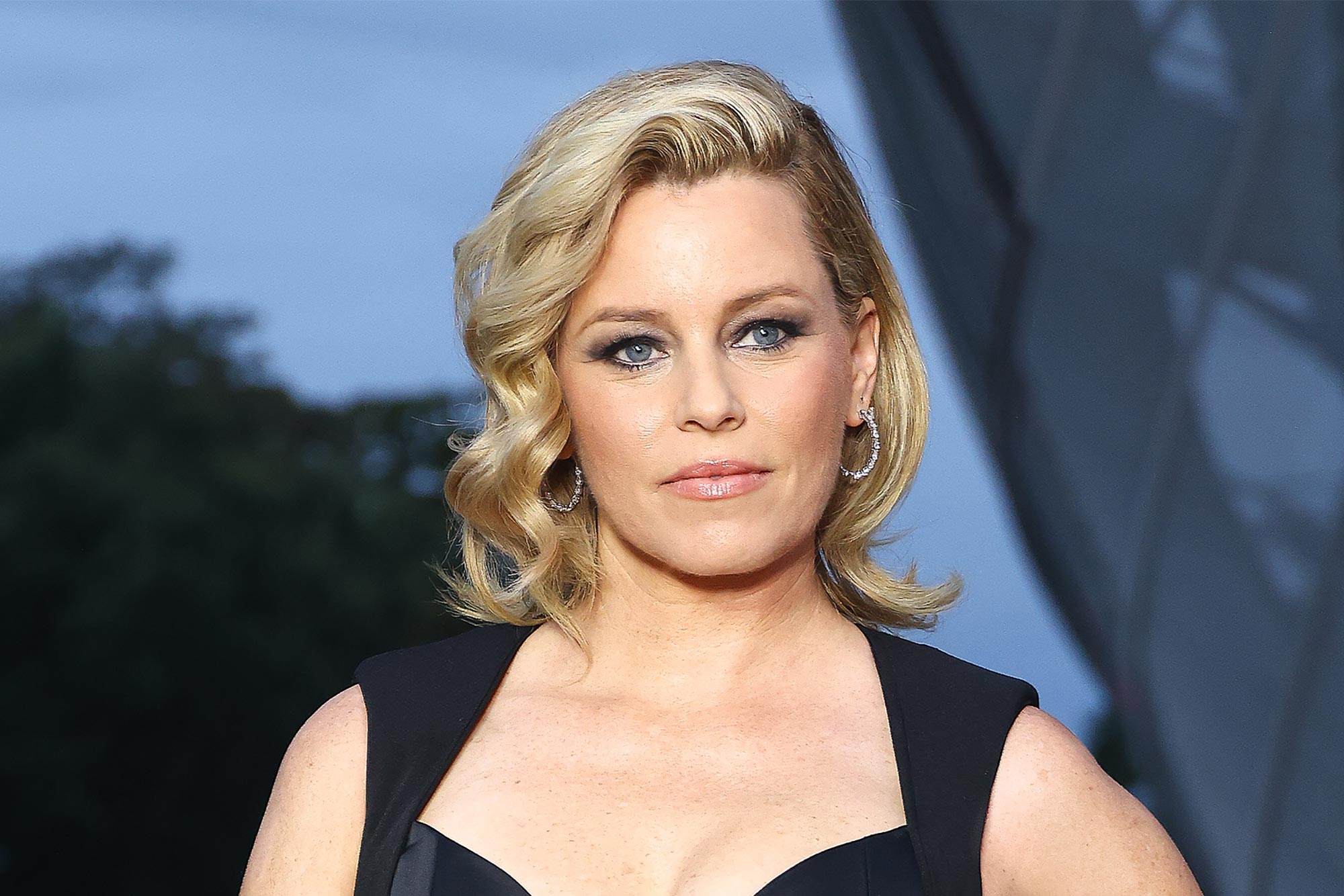 how much is elizabeth banks worth - Ilustrasi 2