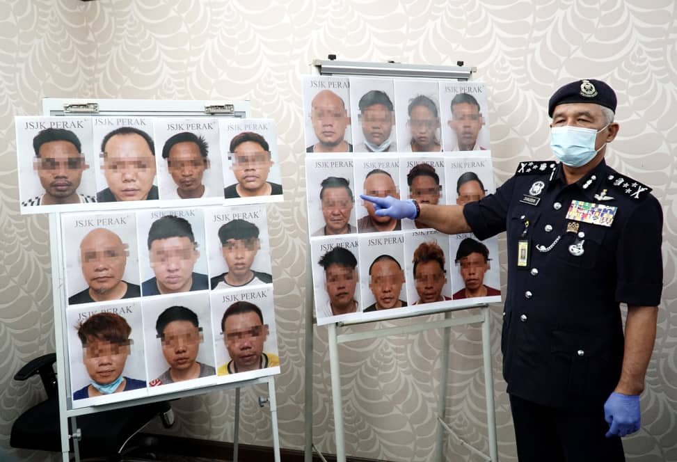 Pusat panggilan Macau Scam diserbu, 22 individu ditahan