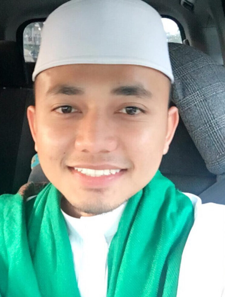 Instafamous padam gambar dengan PU Amin, mohon maaf