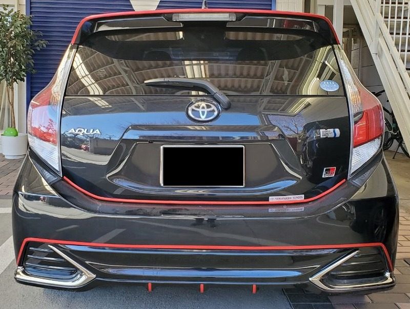 車に赤いラインテープ貼ってみた。 フロンティア技研