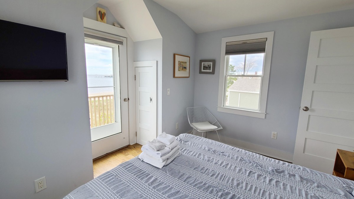 PGLUPtown Harbor Waterfront Provincetown, MA Vacation Cape Cod