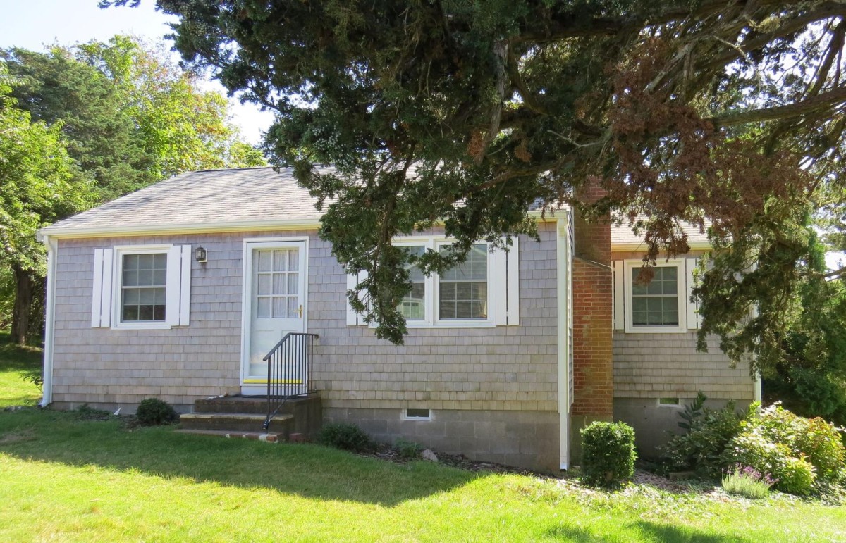 This Cottage Delights in Nauset Heights Orleans, MA Vacation Cape Cod