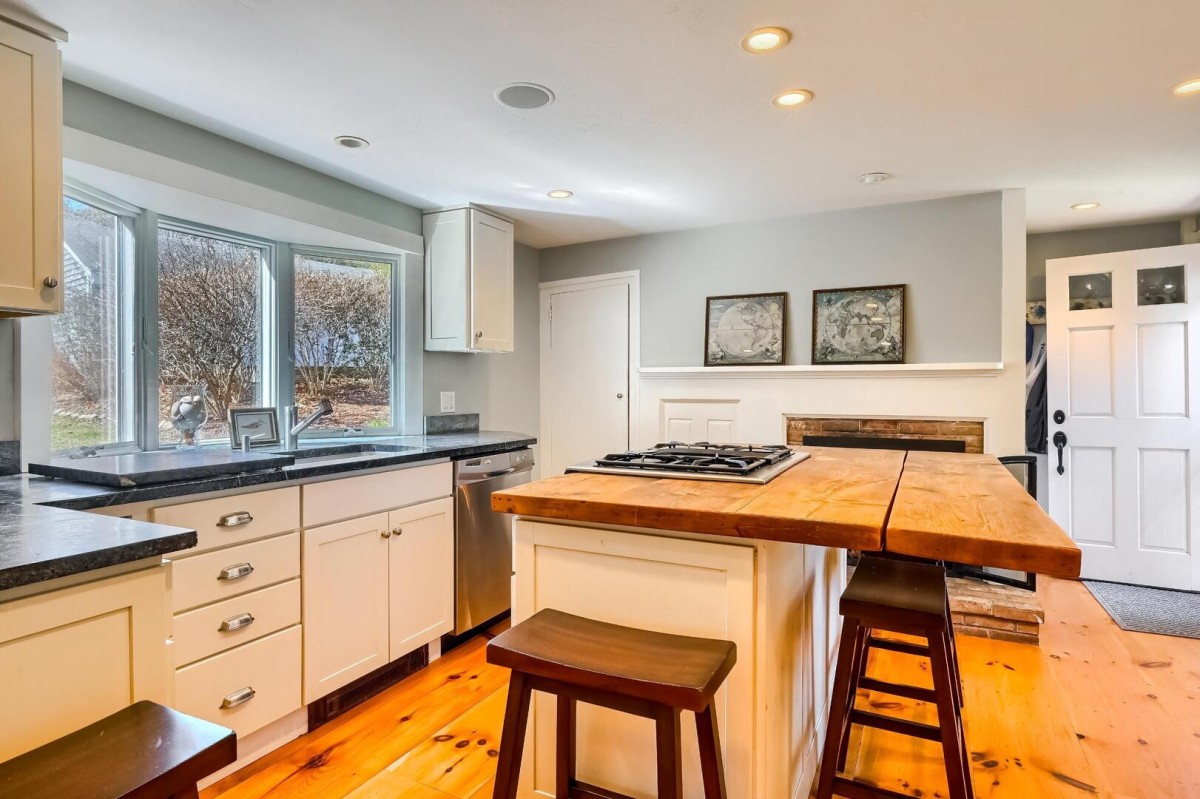 Beautiful Northside Dennis House with Guest Cottag Dennis, MA