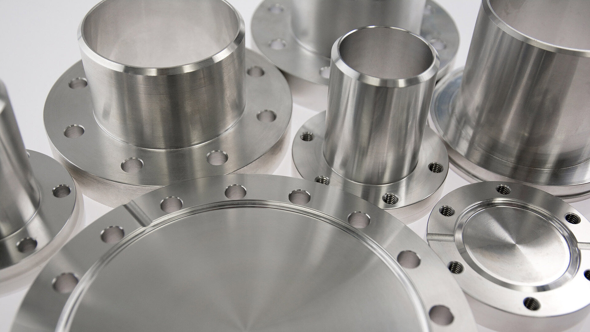 Standard components for vacuum systems