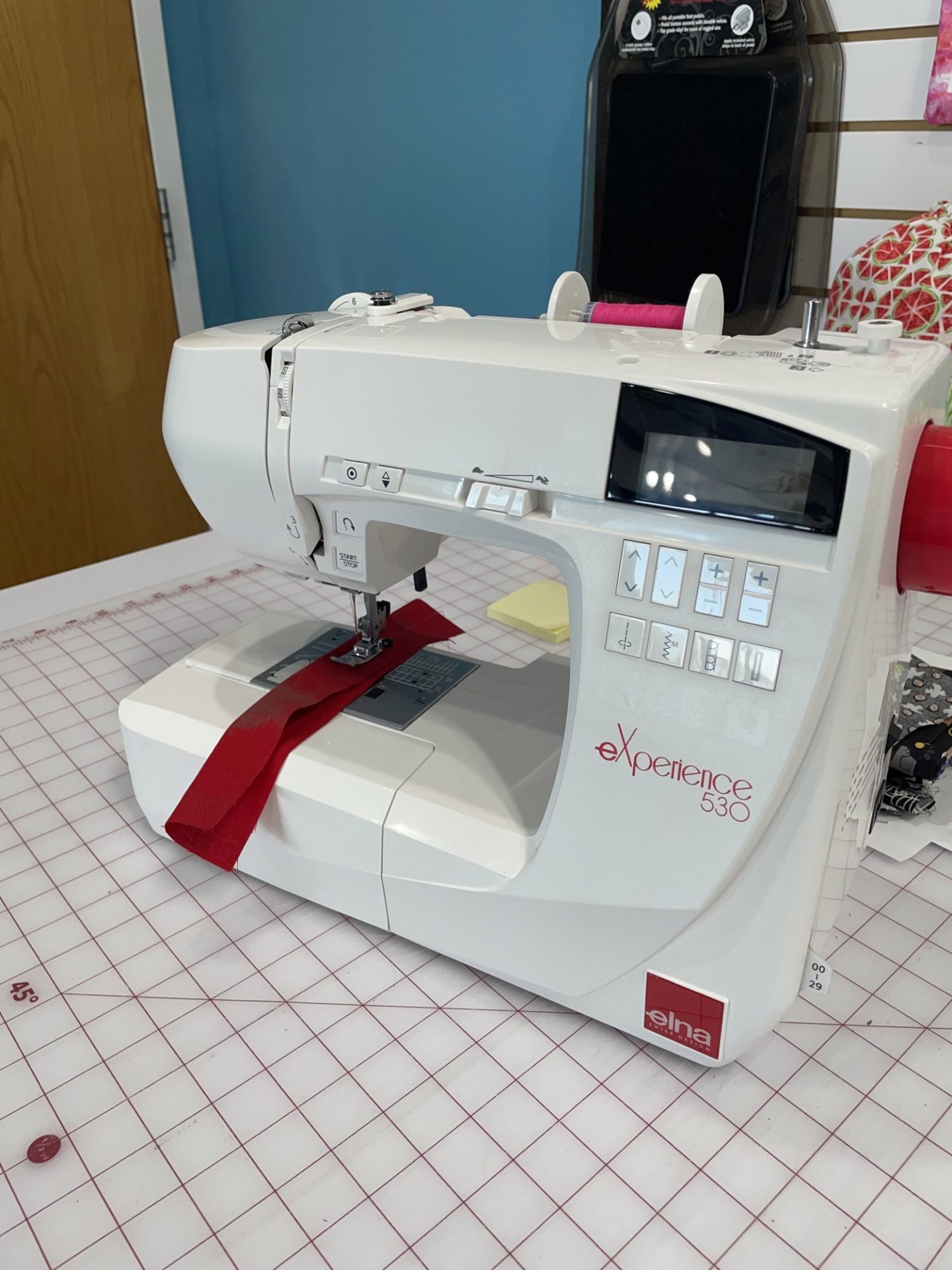 Elna eXperience 530 Computerized Sewing Machine VacuumsRUs