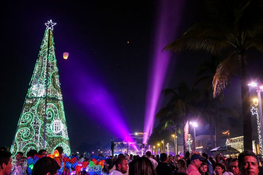 Thousands gather to ring in the New Year in Puerto Vallarta