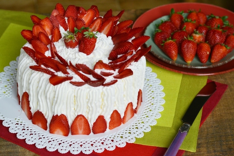 Ricetta Torta Al Limone Con Panna E Fragole Valle Italia