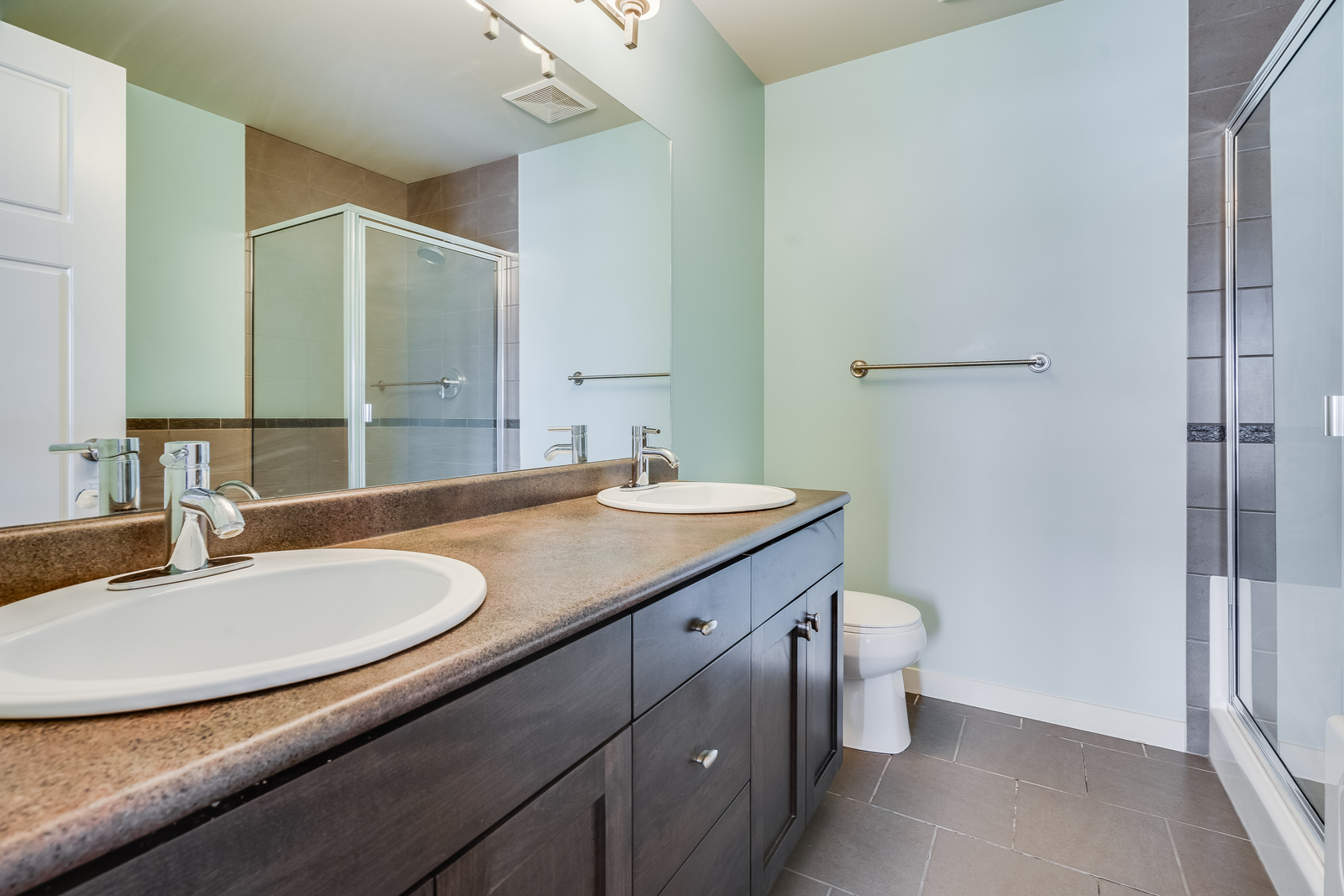 5457 South Perimeter Way, Kelowna Property Listing