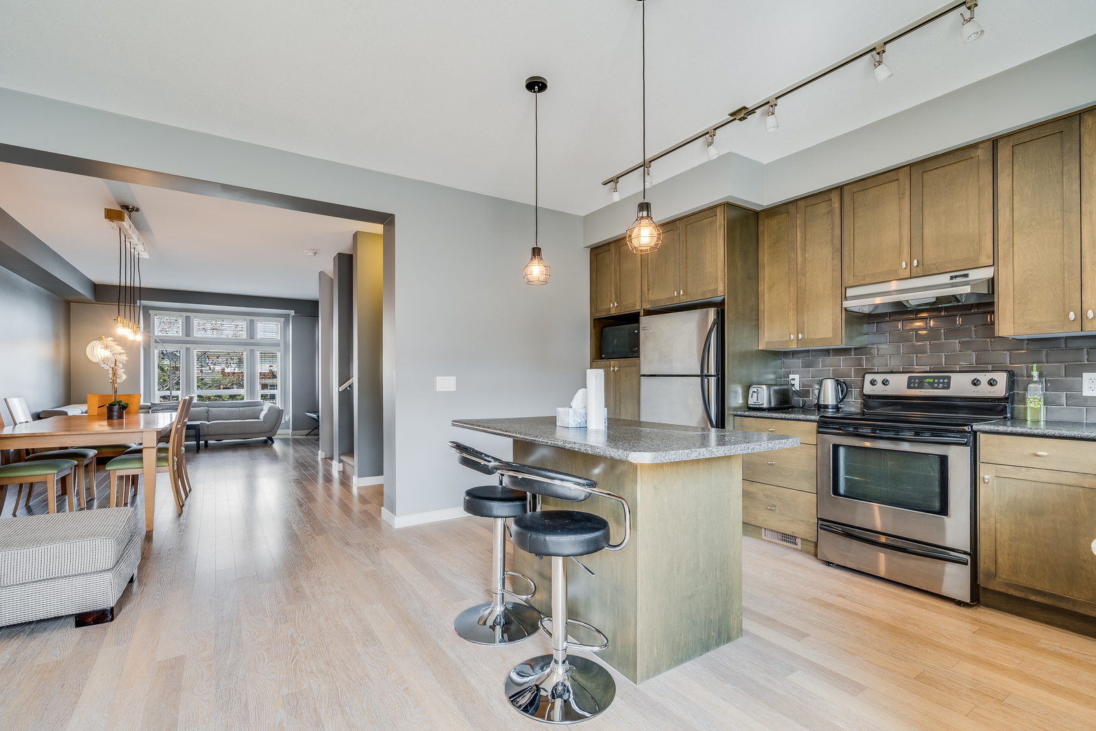 5457 South Perimeter Way, Kelowna Property Listing