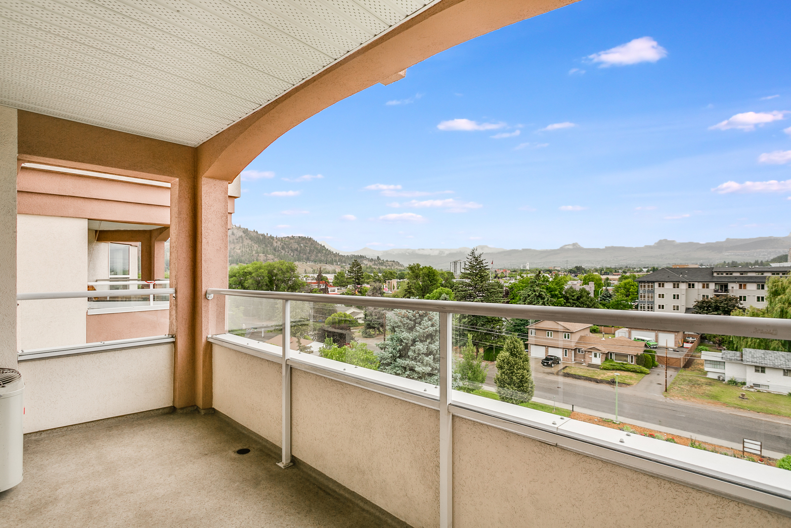 6041895 Ambrosi Road, Kelowna Property Listing