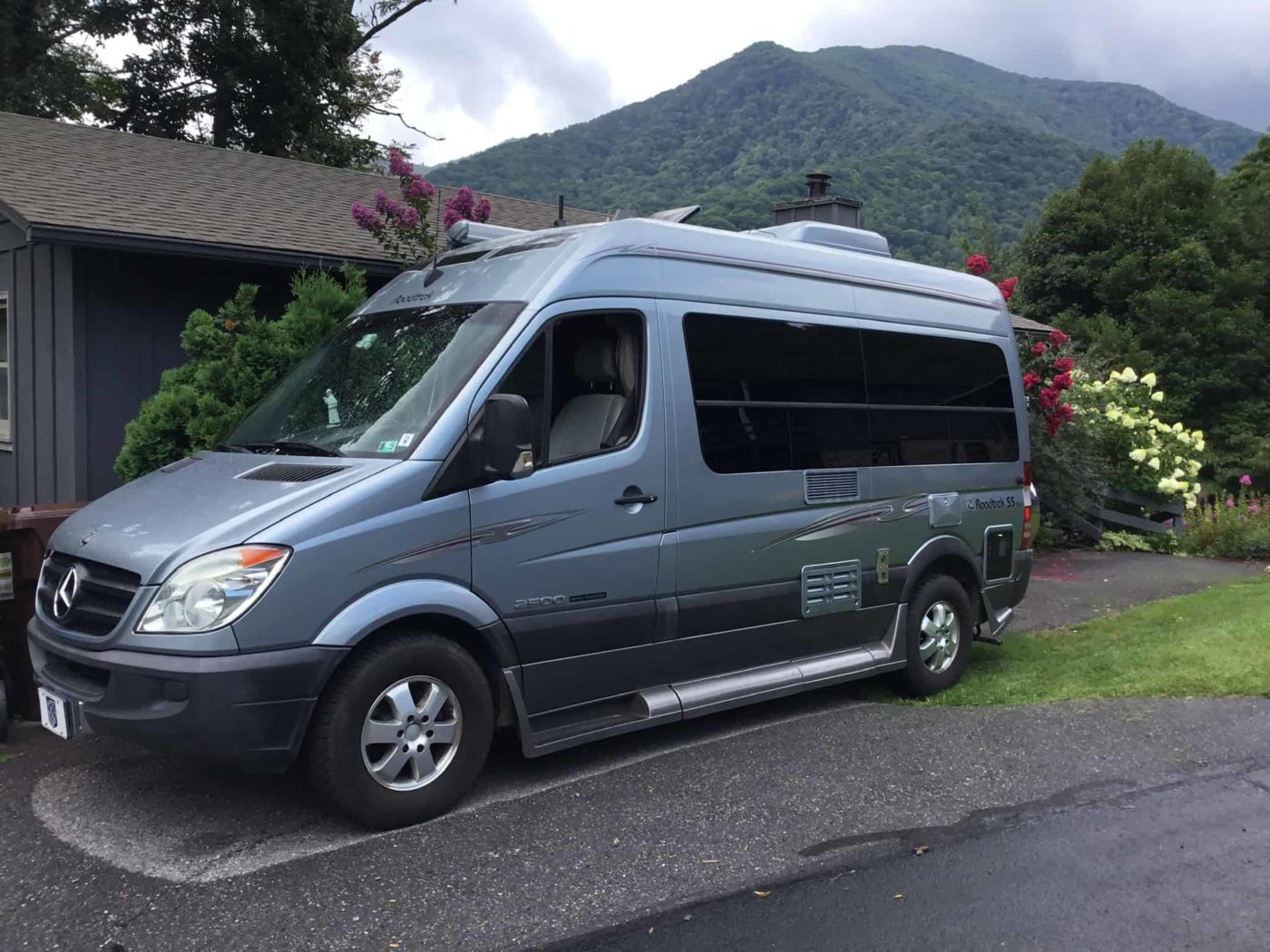 2010 Mercedes Sprinter Camper Van For Sale in Philadelphia, Pennsylvania Van Viewer