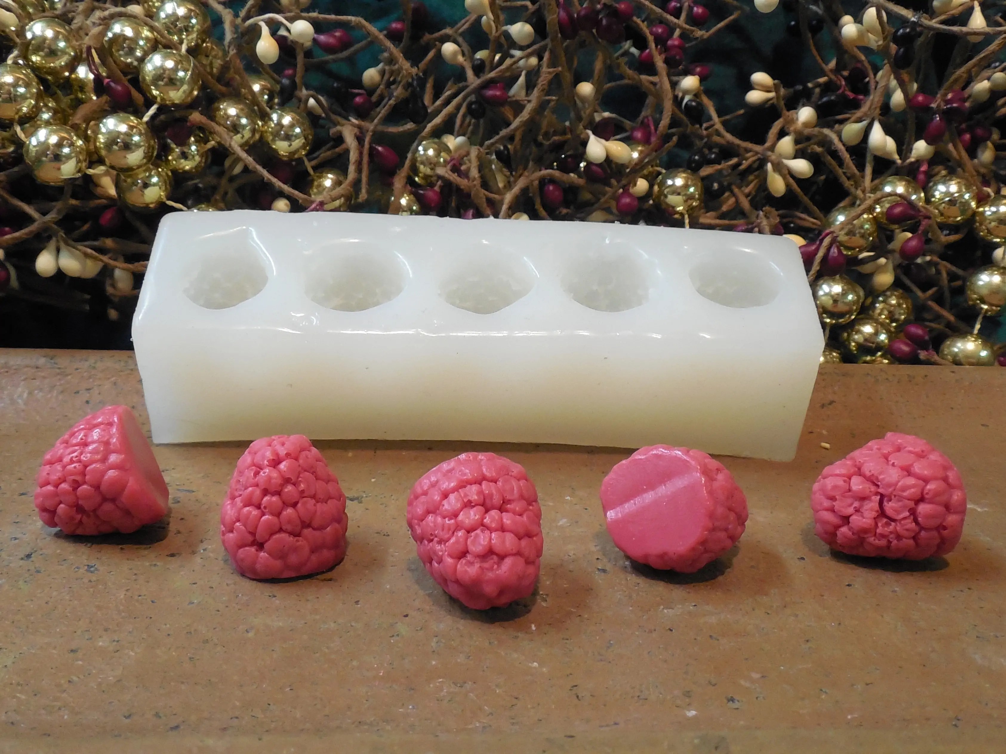 Raspberry Embeds 5 Cavity Silicone Mold 5123 Van Yulay