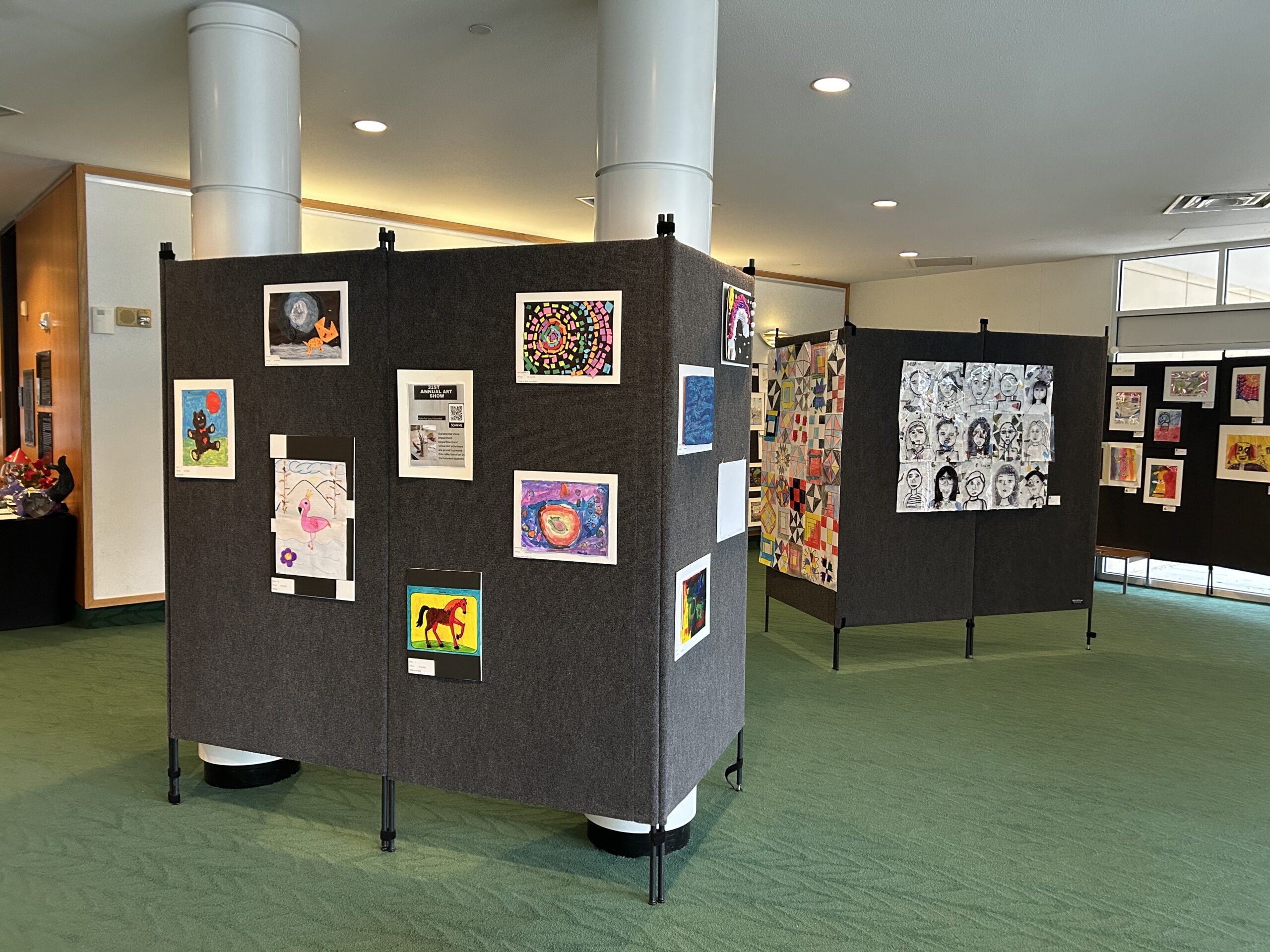 Art Show 2024 Visual Aid Volunteers