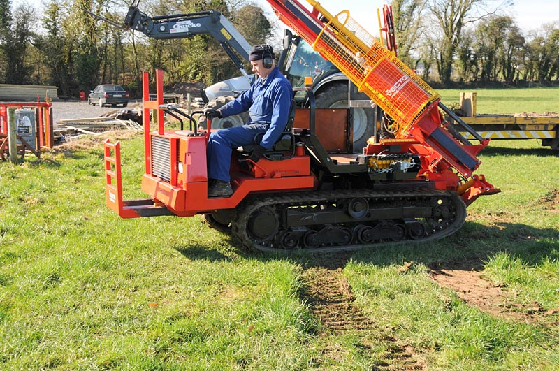 4 Ton Tracked Post Driver Vector PowerDrive