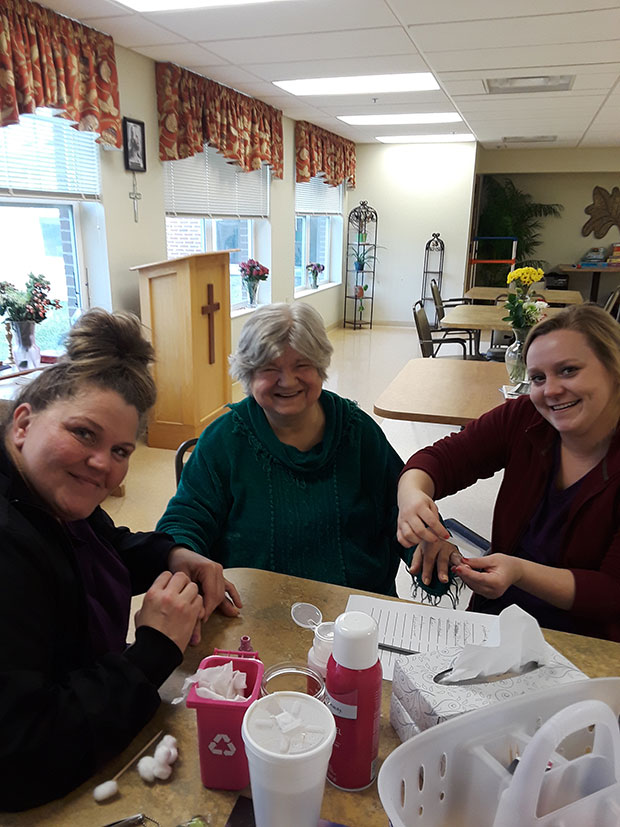 Activities Department Offers Nail Painting