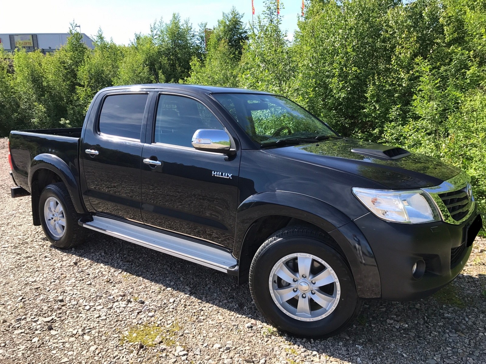 Auto occasion Toyota HILUX version 189 CV Noire Valais